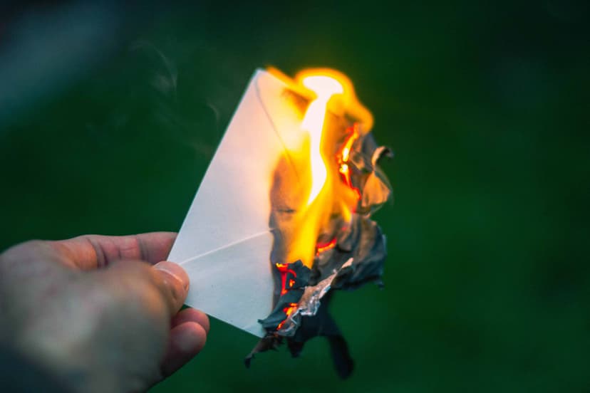 OpoJust hace limpieza: adiós al Mercado y a la Explicación IA para centrarnos en los tests
